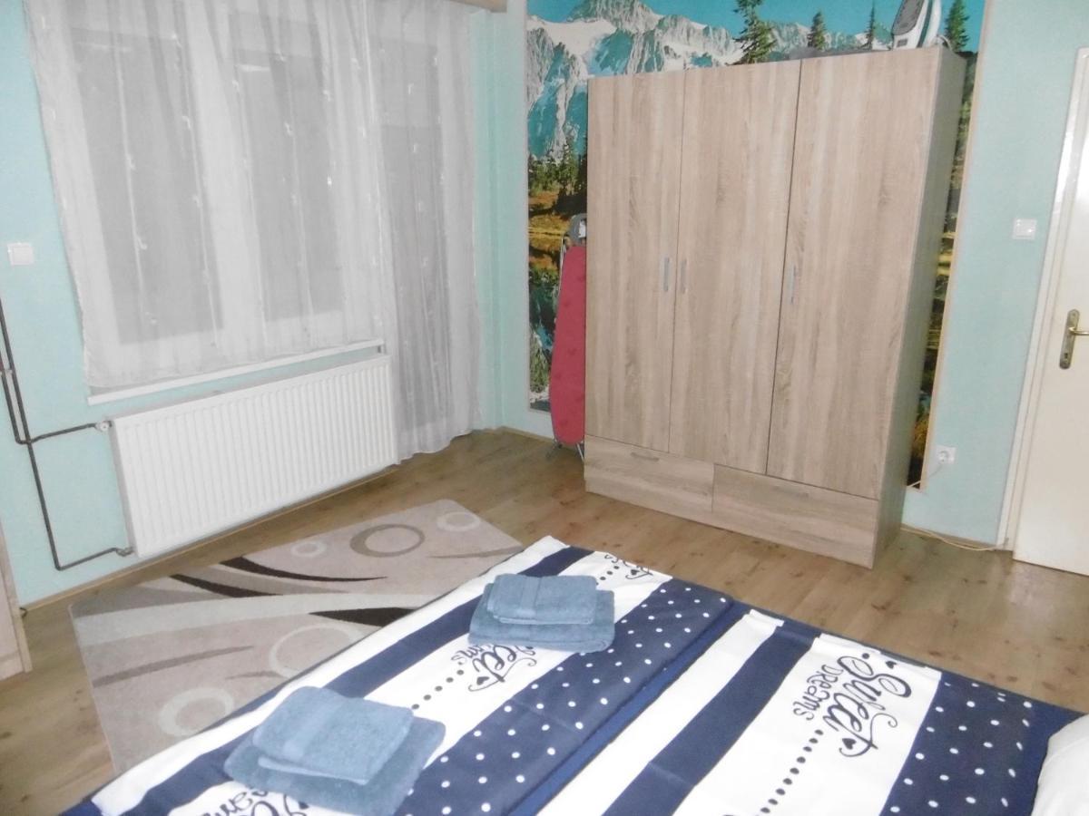 Dia Apartman Pécs Esterno foto