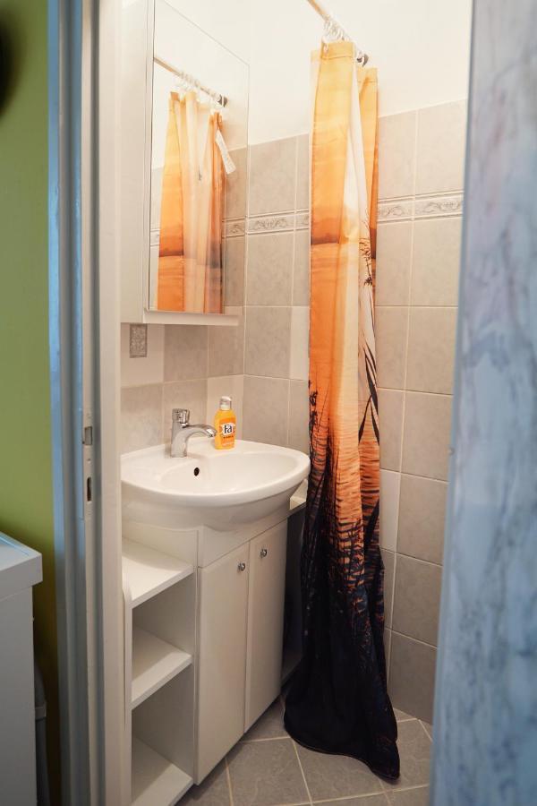 Dia Apartman Pécs Esterno foto