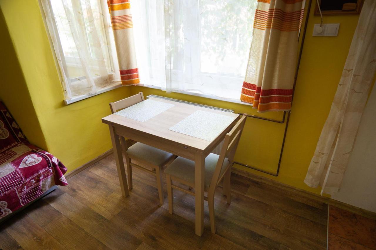 Dia Apartman Pécs Esterno foto